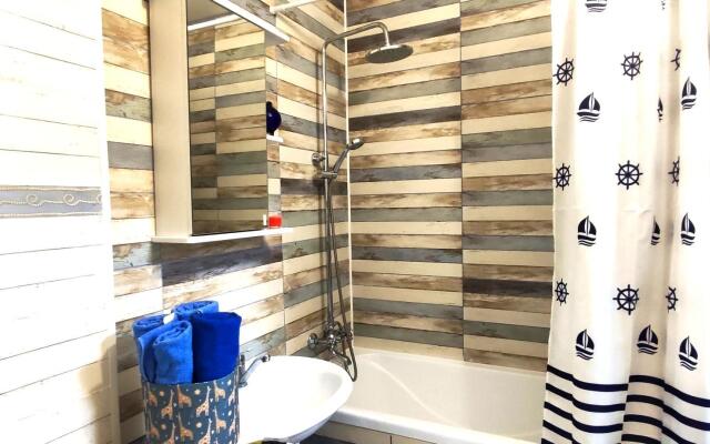 День и ночь на улице Блюхера 123Е