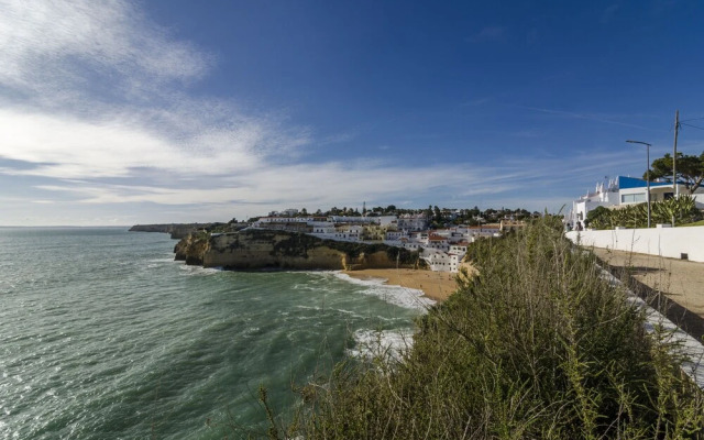Lighthouse Flat Close to the Beach