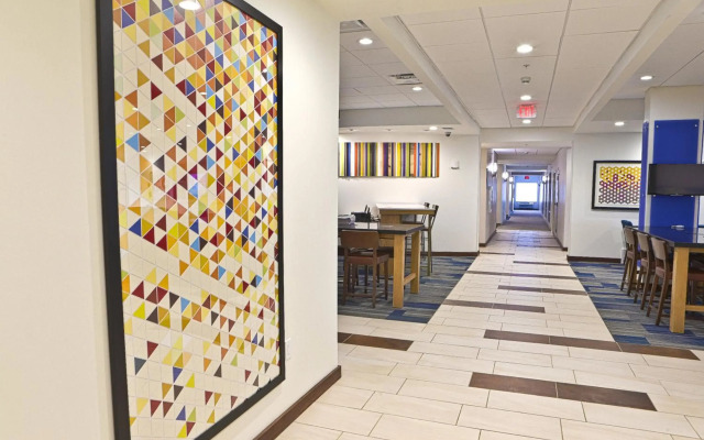 Holiday Inn Express & Suites Rochester Hill - Detroit Area by IHG