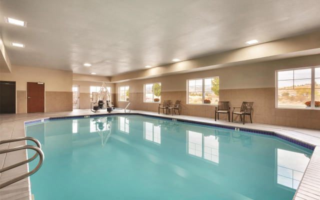 Best Western Plus Peppertree Inn At Omak