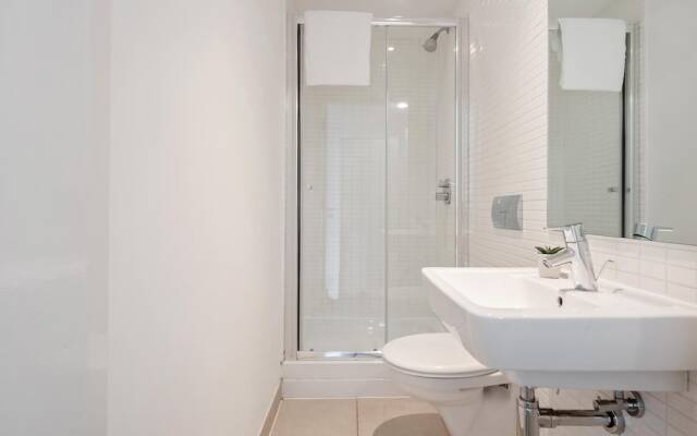 Bright, Stylish 2BR Apartment in Central Sheffield