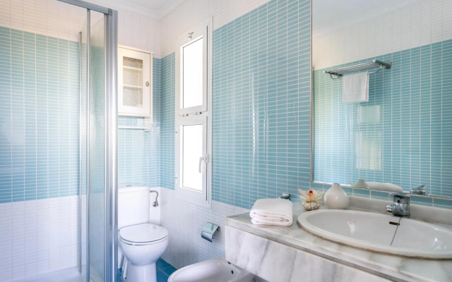 2BR Garden Apartment Albamar