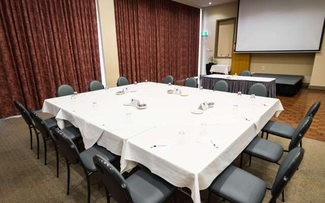 Best Western Airport Motel and Convention Centre