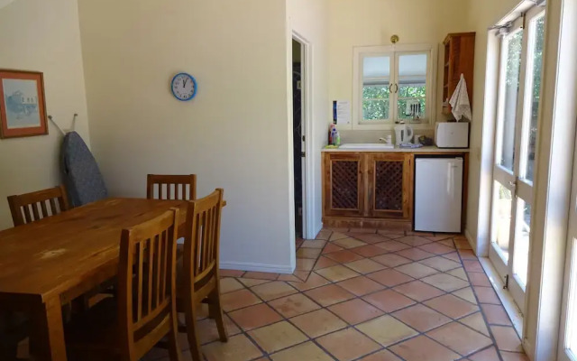 Jacaranda Lodge B&B