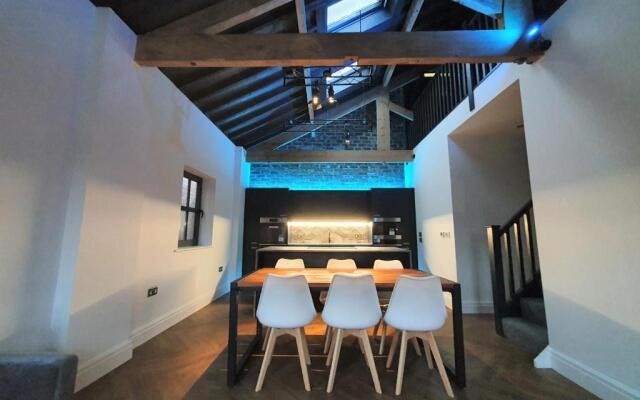 The Eden Warehouse - Green Apartment, sleeps 5