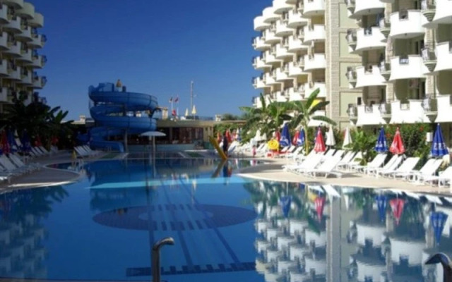 May Garden Club Hotel