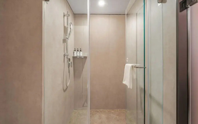 Home Inn Chongqing Lianglukou Station