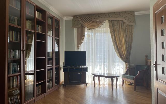 Дом на Овражной 8