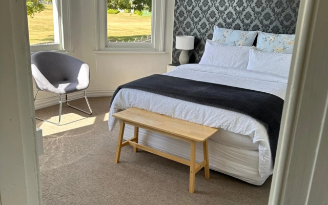 RENWICK IN THE CITY free wifi 7min walk to city – Guest Rooms – Nelson
