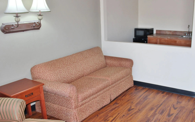 Rodeway Inn & Suites