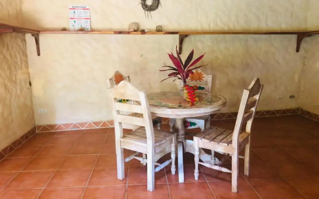 Palapa Hut Hostel & Camping