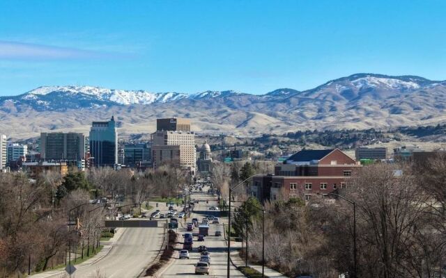 Chic Highlands Hideaway