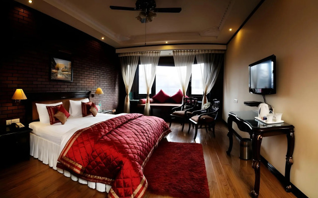 Hotel Diplomat Residency