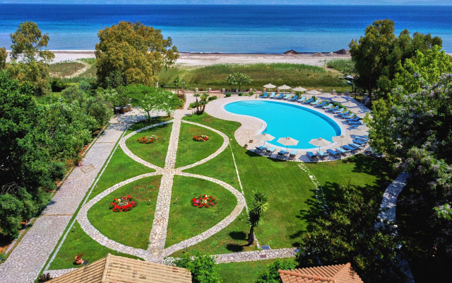 Chrismos Luxury Suites and Studios