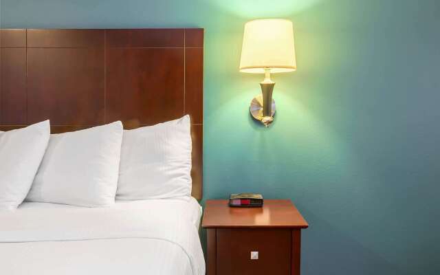La Quinta Inn & Suites by Wyndham Longview North