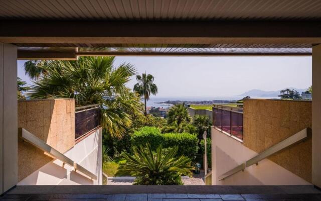 SERRENDY 100m APARTMENT TERRACE VIEW OF THE SEA SWIMMING POOL