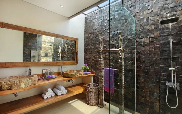 XXL Seminyak Sunset Boutique Villa