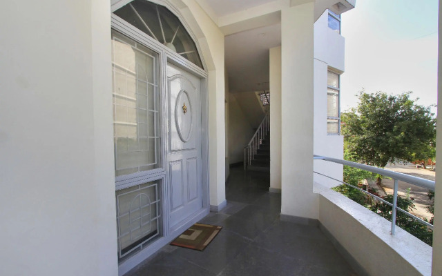 OYO 10022 Hotel Oak Castle