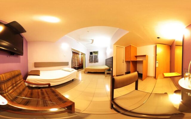 Hotel Raviraj