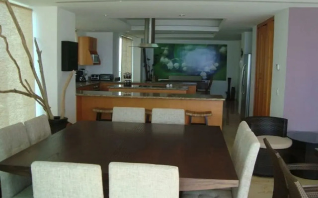 Unlimited Luxury ZAMORA Condo