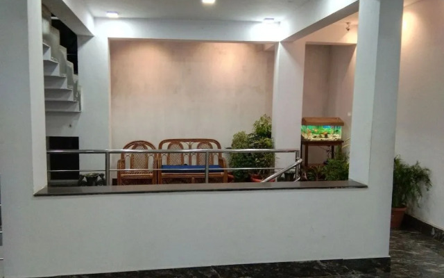 Hotel Hilltop International