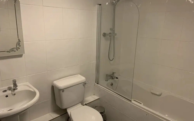 The Halfway House Pub and Kitchen