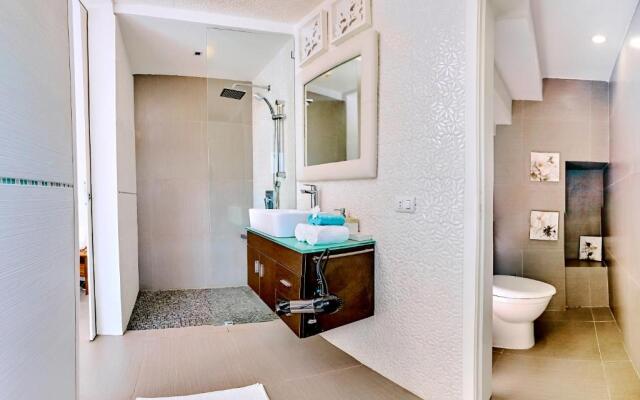 Incredible 4BR Beachfront Penthouse with Ocean View