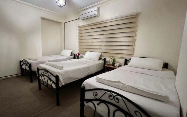 Raqeem Hostel