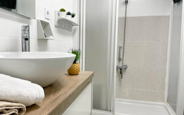 Modern 2 bedroom apartment close to city center