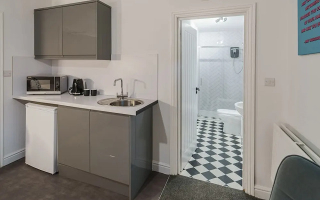 Deluxe Studio Apartments