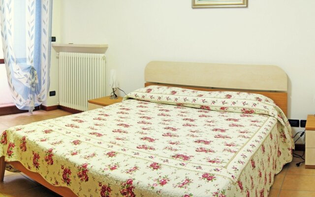 Great and Colourful Apartment Near Bardolino