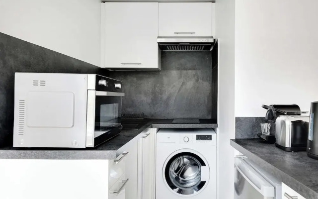 Cozy Apartment 2bdr/5p - in the Heart of Suresnes