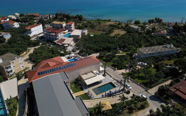 Remezzo Apartments & Studios