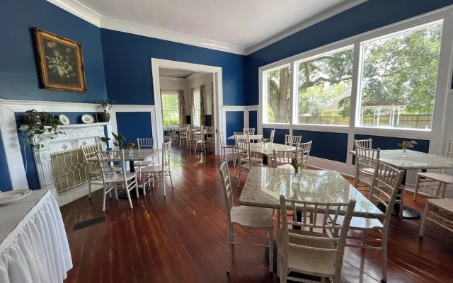 Historic Michabelle Inn