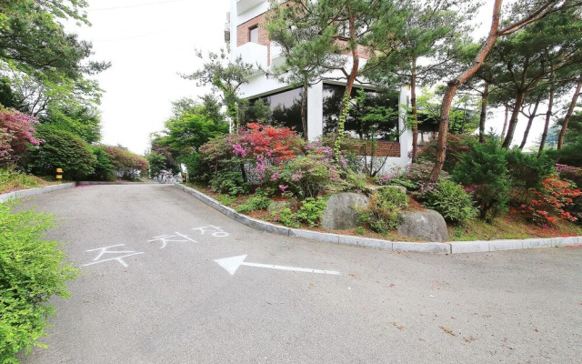 Gapyeong Namiseom Hotel