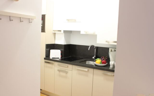 Life Apartments Calderón