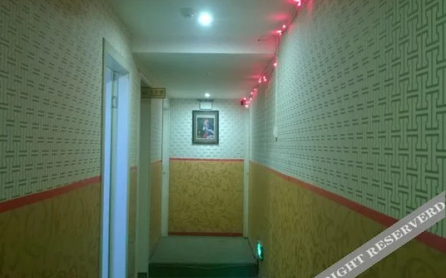 V8 Apartment Hotel