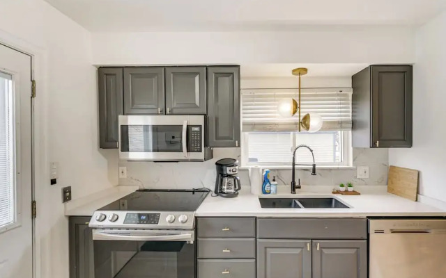 Trendy Birmingham House w/ Laundry Amenities!