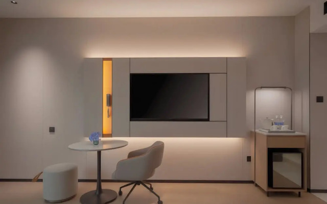 Holiday Inn Express Shanghai On The Bund by IHG