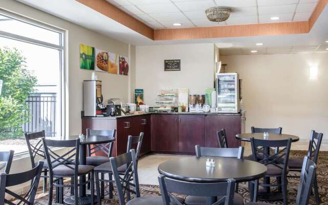 Quality Inn & Suites Danbury near University