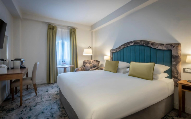 The House Hotel