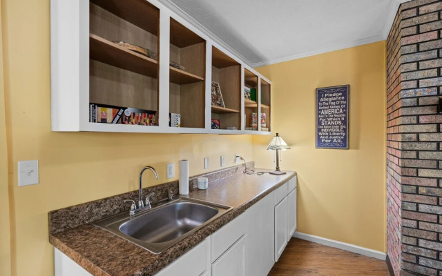 Cosby Mountain Lodge 4 Bedroom Home