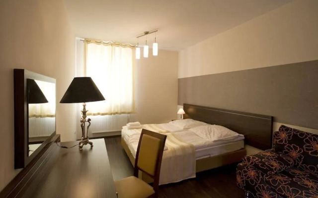 Solny Square Aparthotel