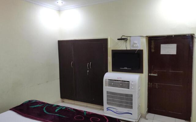 Roop Guest House