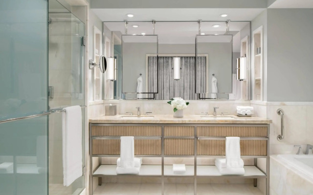 The Ritz-Carlton, Toronto