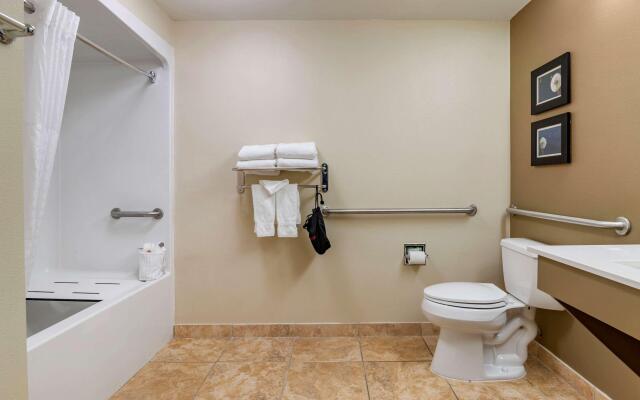 Comfort Inn & Suites