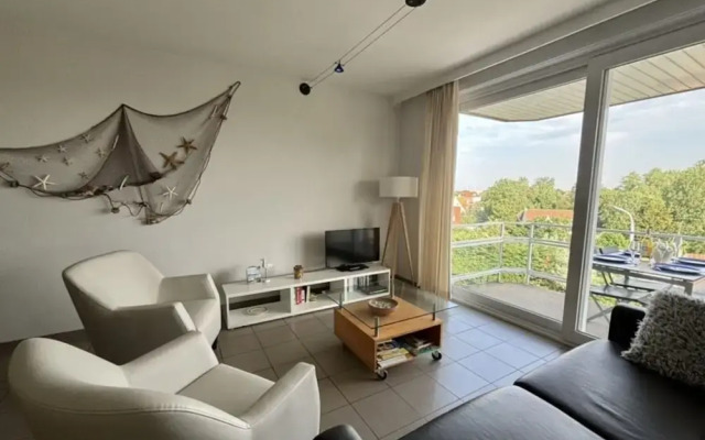 Cosy Apartment With Terrace Near Beach