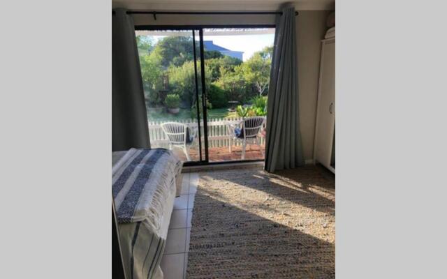 The West Wing Guest Suite. Pringle Bay. (Adults Only)