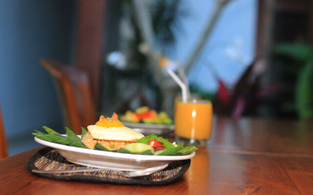 Gatra Ubud Inn