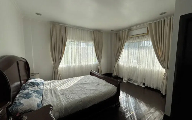Elegant 3BR Private Home in Vista Grande